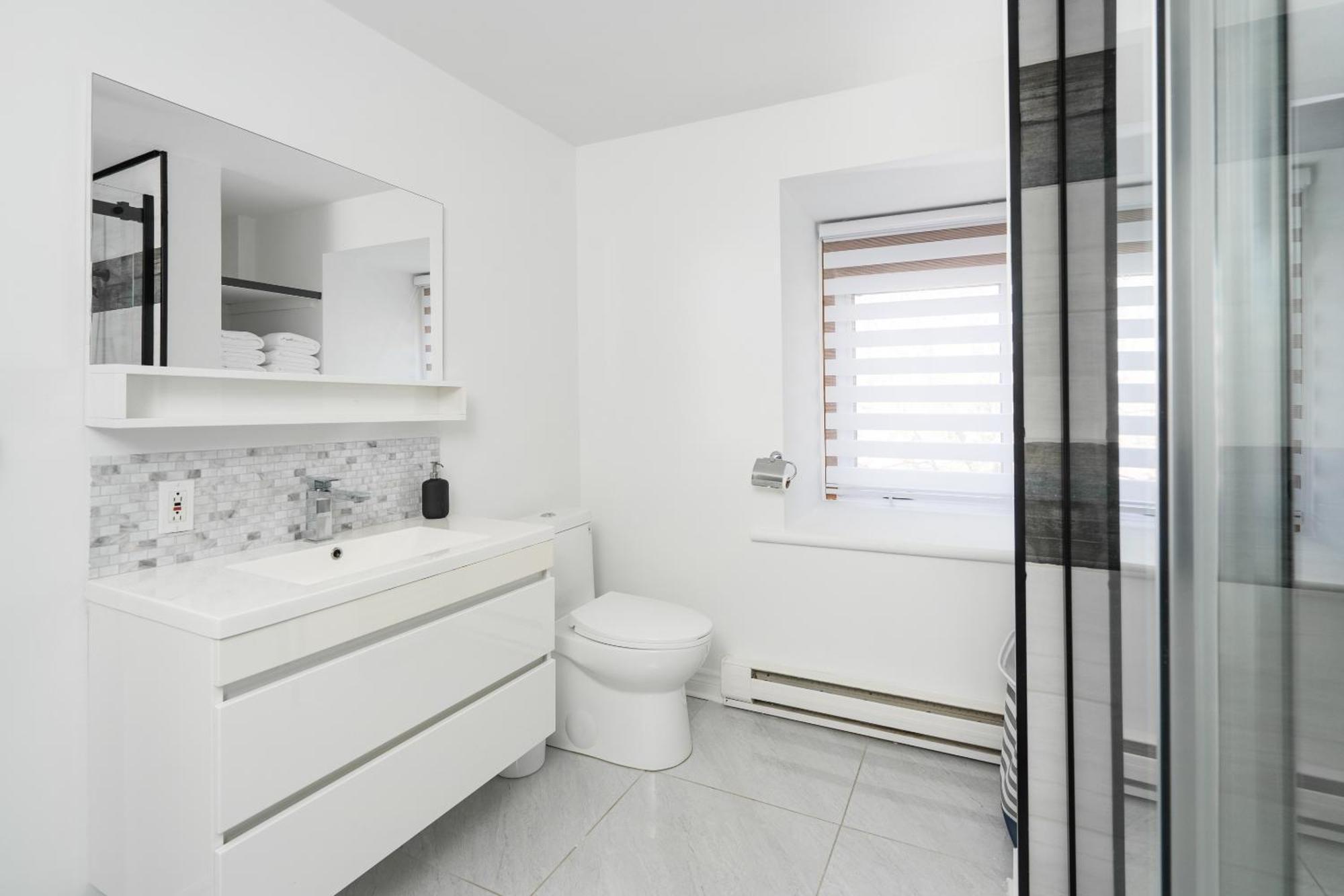 Centennial 6-Bedroom Waterfront Palace Sleeps 14 Монреал Екстериор снимка