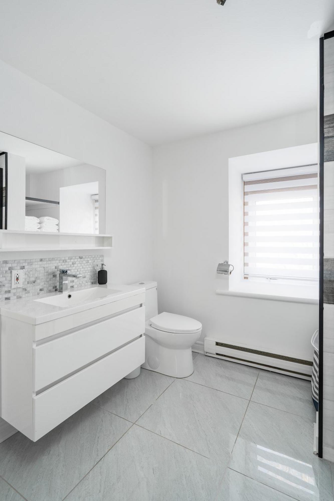 Centennial 6-Bedroom Waterfront Palace Sleeps 14 Монреал Екстериор снимка