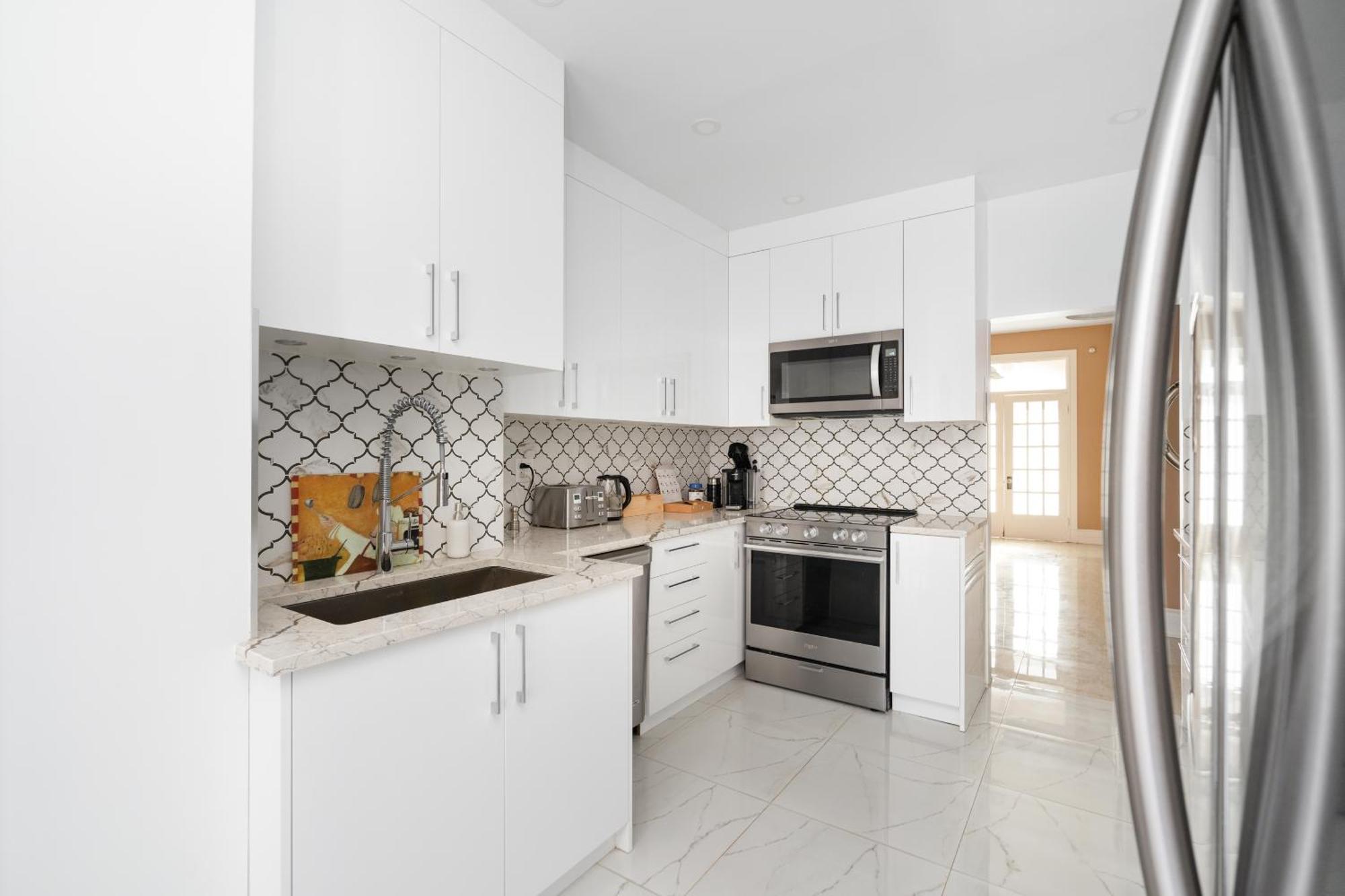 Centennial 6-Bedroom Waterfront Palace Sleeps 14 Монреал Екстериор снимка