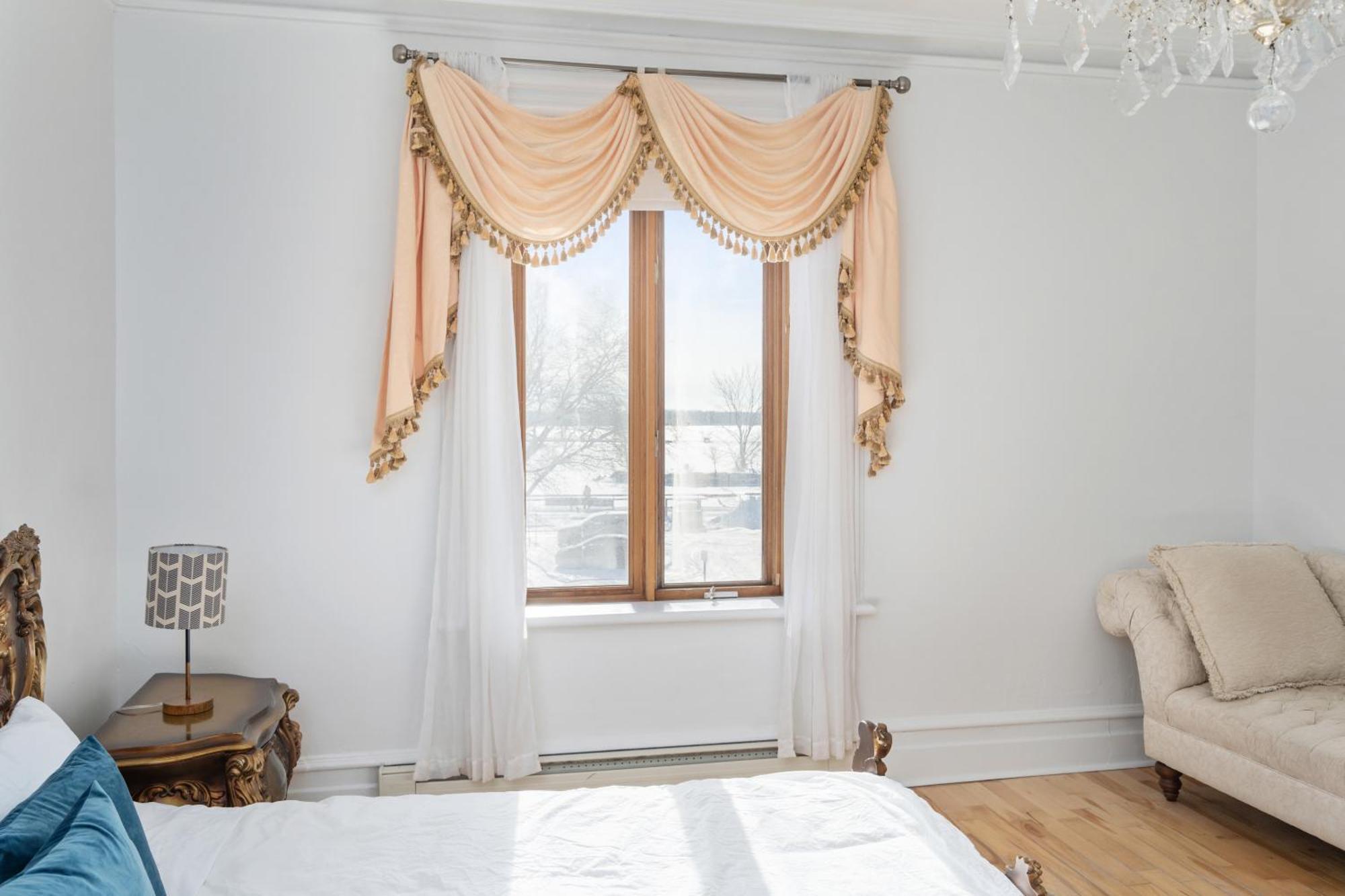 Centennial 6-Bedroom Waterfront Palace Sleeps 14 Монреал Екстериор снимка