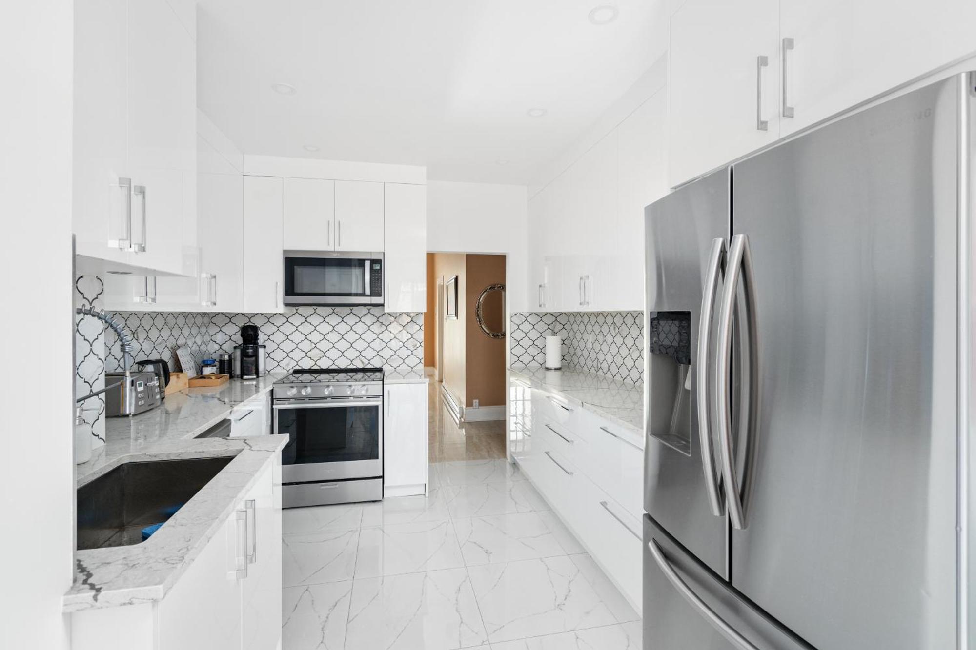 Centennial 6-Bedroom Waterfront Palace Sleeps 14 Монреал Екстериор снимка