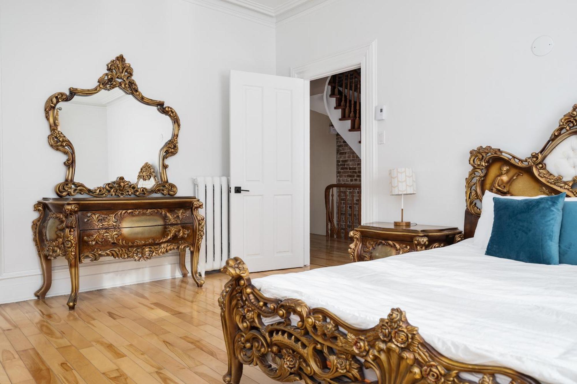 Centennial 6-Bedroom Waterfront Palace Sleeps 14 Монреал Екстериор снимка