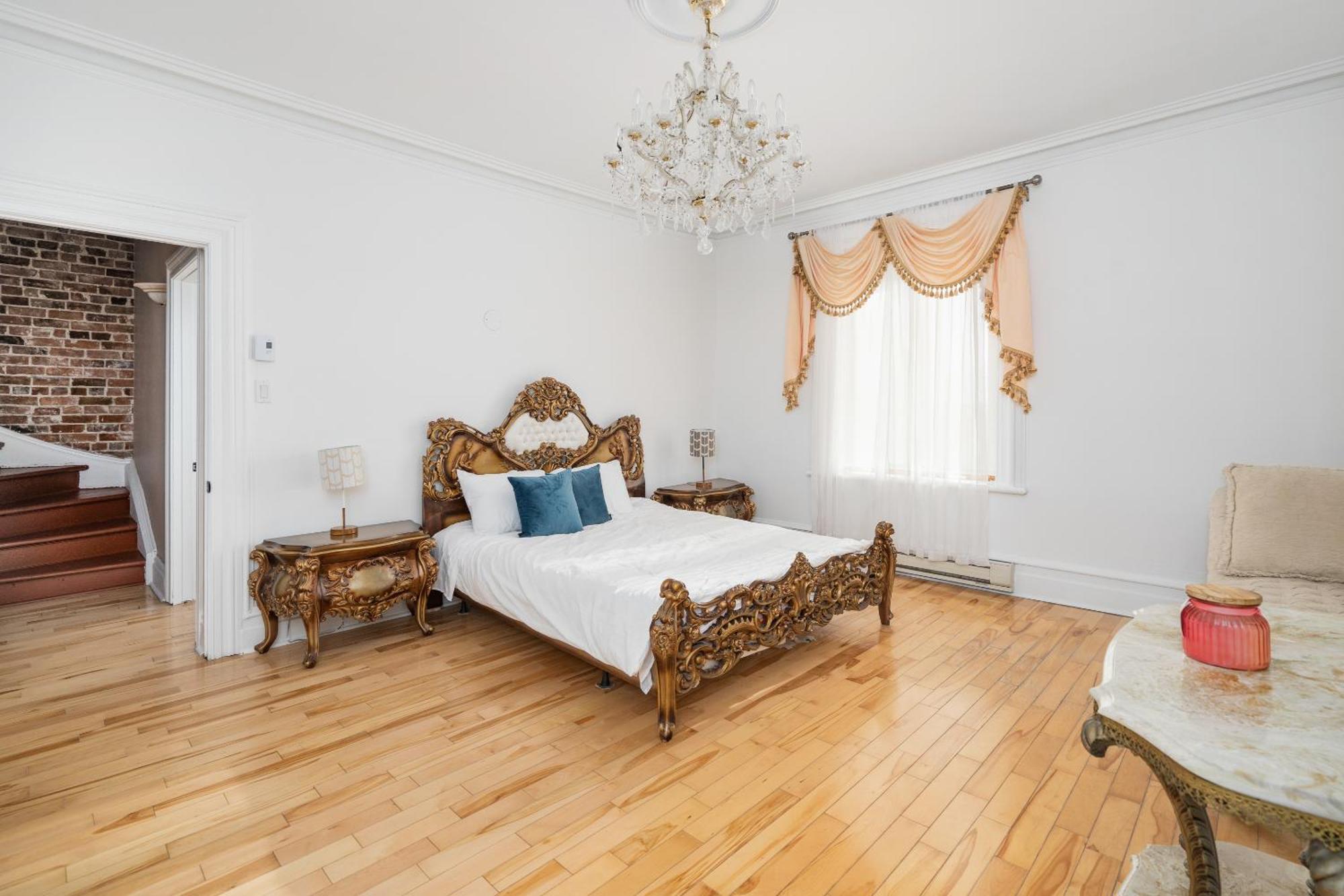 Centennial 6-Bedroom Waterfront Palace Sleeps 14 Монреал Екстериор снимка