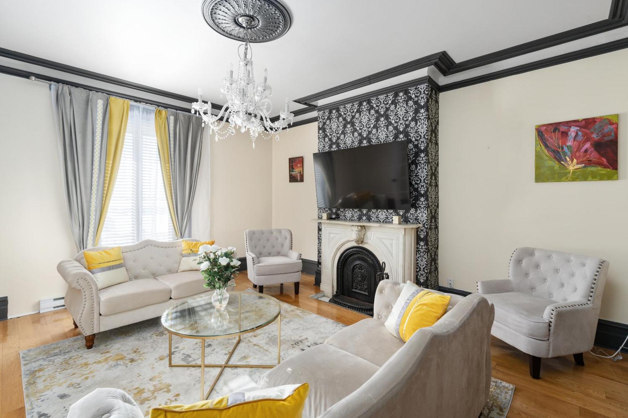 Centennial 6-Bedroom Waterfront Palace Sleeps 14 Монреал Екстериор снимка